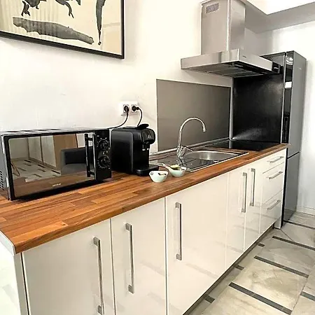 Apartment No 5 *